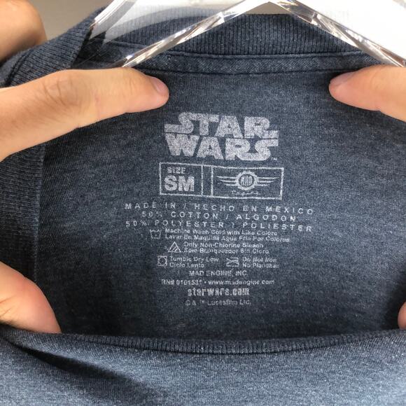 Star Wars Millenium Falcon Red White & Blue Fly By T-Shirt Mens S - Picture 3 of 4